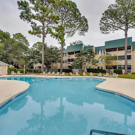Hilton Head Condo With Porch - Walk To Beach And Pool!
